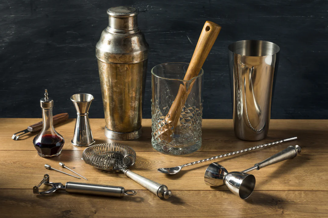 Accessories: Bar Essentials & Décor
